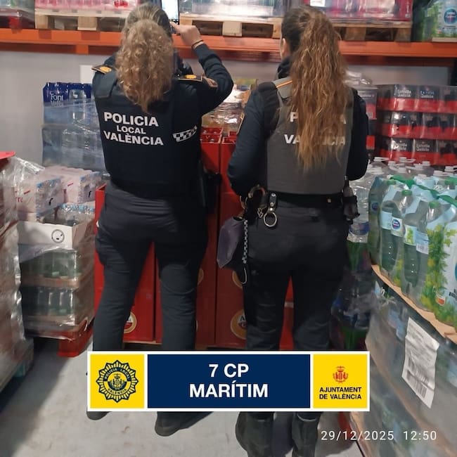 Decomisan 73.000 latas y 3.000 chocolatinas en València