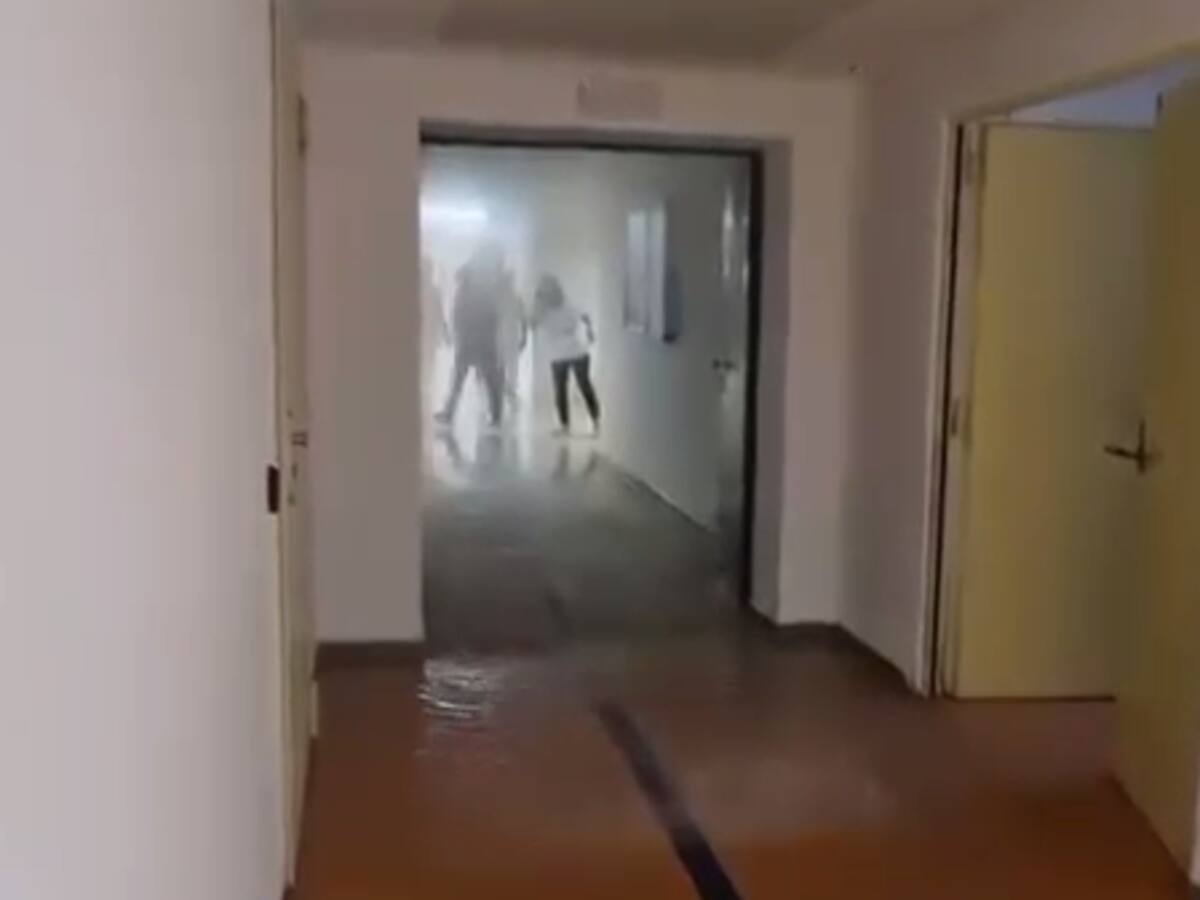 Revienta una tubería en el CHUO