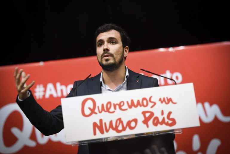 GRA132 MADRID, 18/10/2015.- El candidato de IU a la Presidencia del Gobierno, Alberto Garzón, durante su intervención hoy en la presentación de su candidatura &quot;Ahora con Alberto Garzón&quot; a las primarias de Ahora en Común Madrid.. EFE/Fernando Villar.