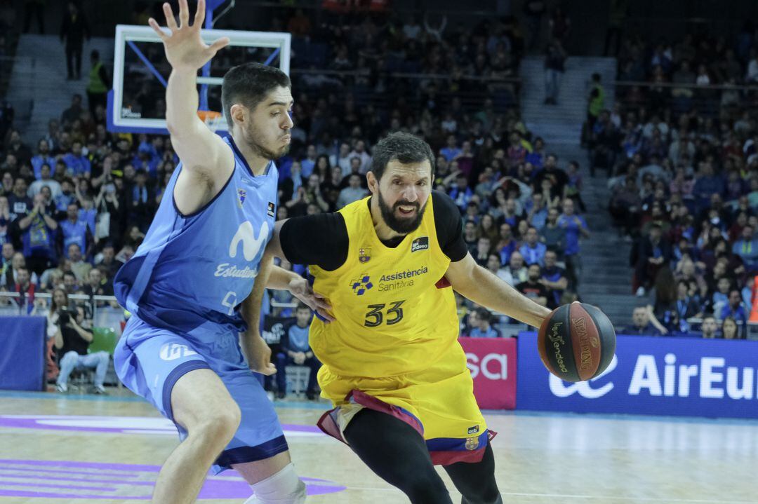 Mirotic, en un partido entre Estudiantes y Barcelona.