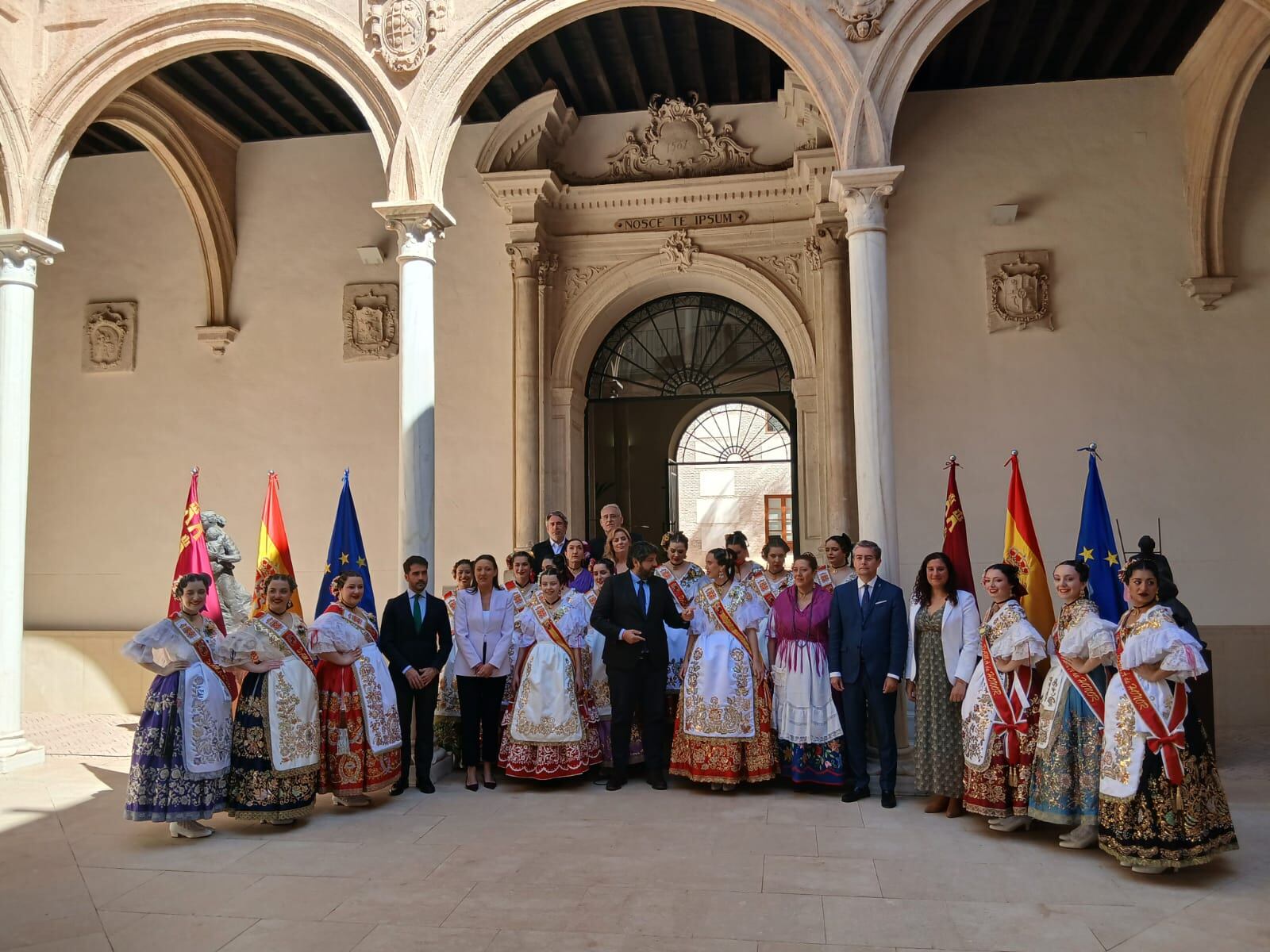 López Miras recibe a las Reinas de la Huerta