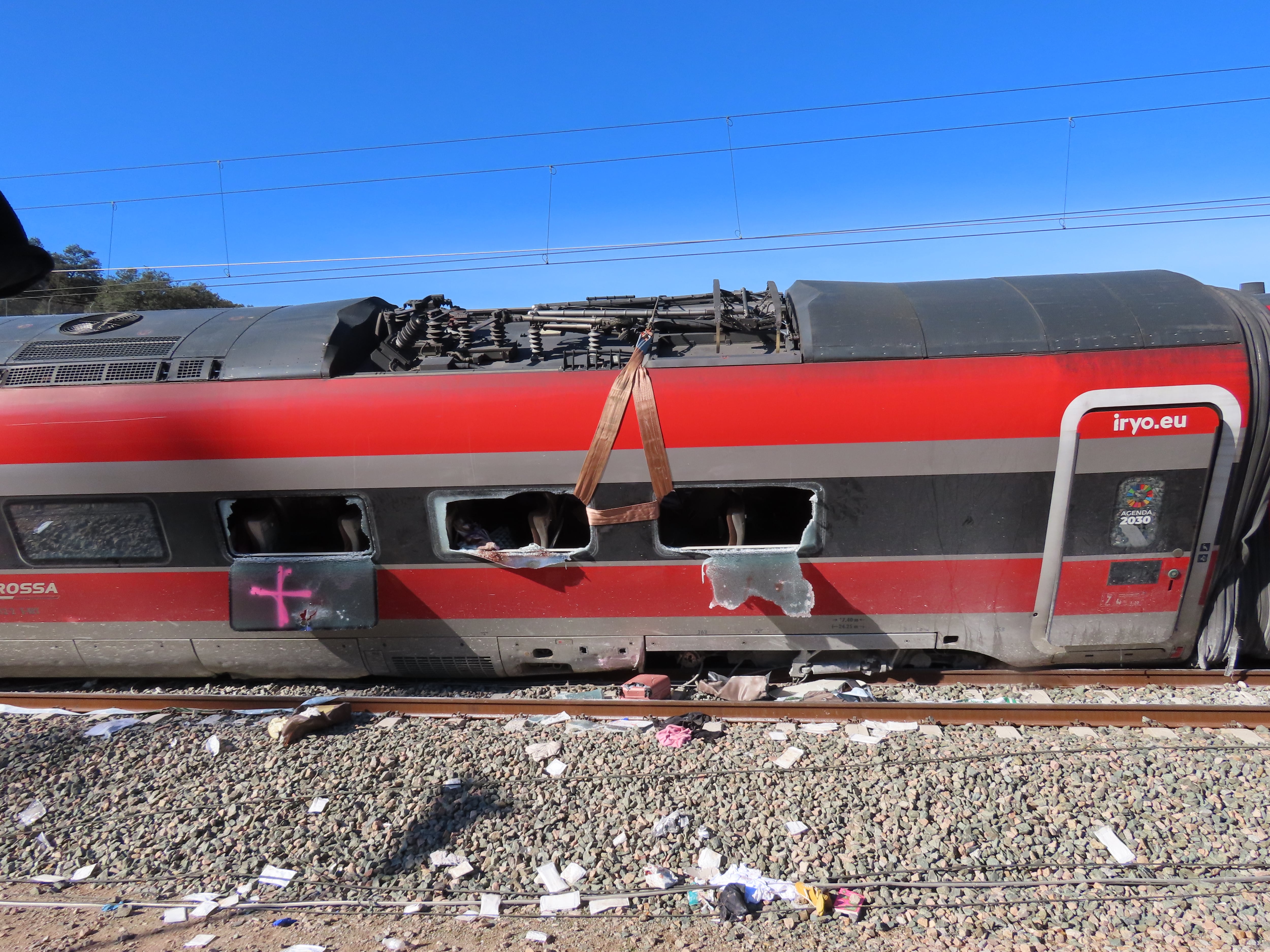 "He sufrido un enganchón a la altura de Adamuz": la conversación entre el maquinista de Iryo y el centro de mando después del descarrilamiento