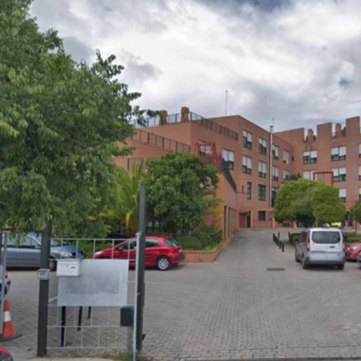 La consejera de Asuntos Sociales defiende que prestan “la mejor atención” en las residencias de Leganés