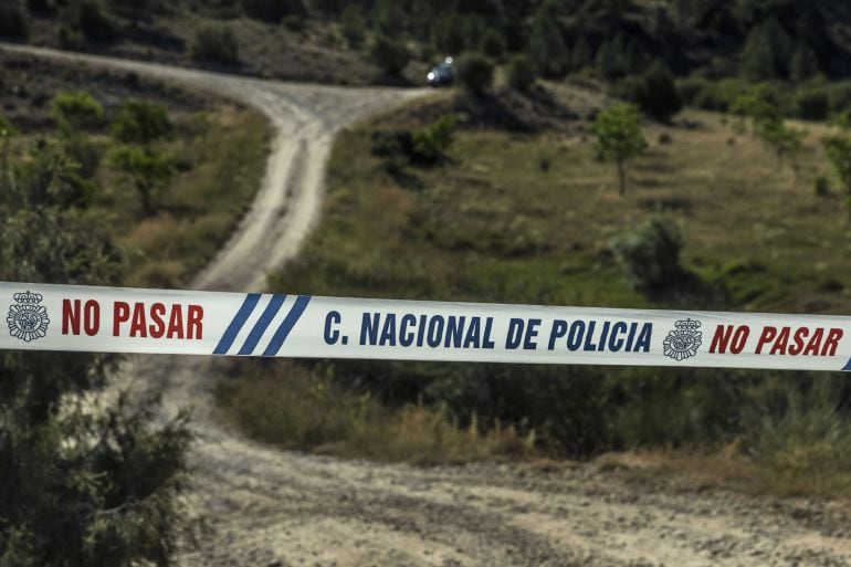 La Policía ha acordonado el lugar donde se encontraron los cuerpos de las Marina y Laura.