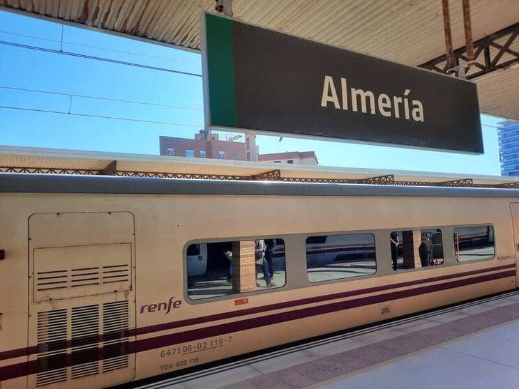 Renfe pondrá buses entre Aranjuez y Madrid para los Intercity Almería-Madrid del 1 al 4 de noviembre.