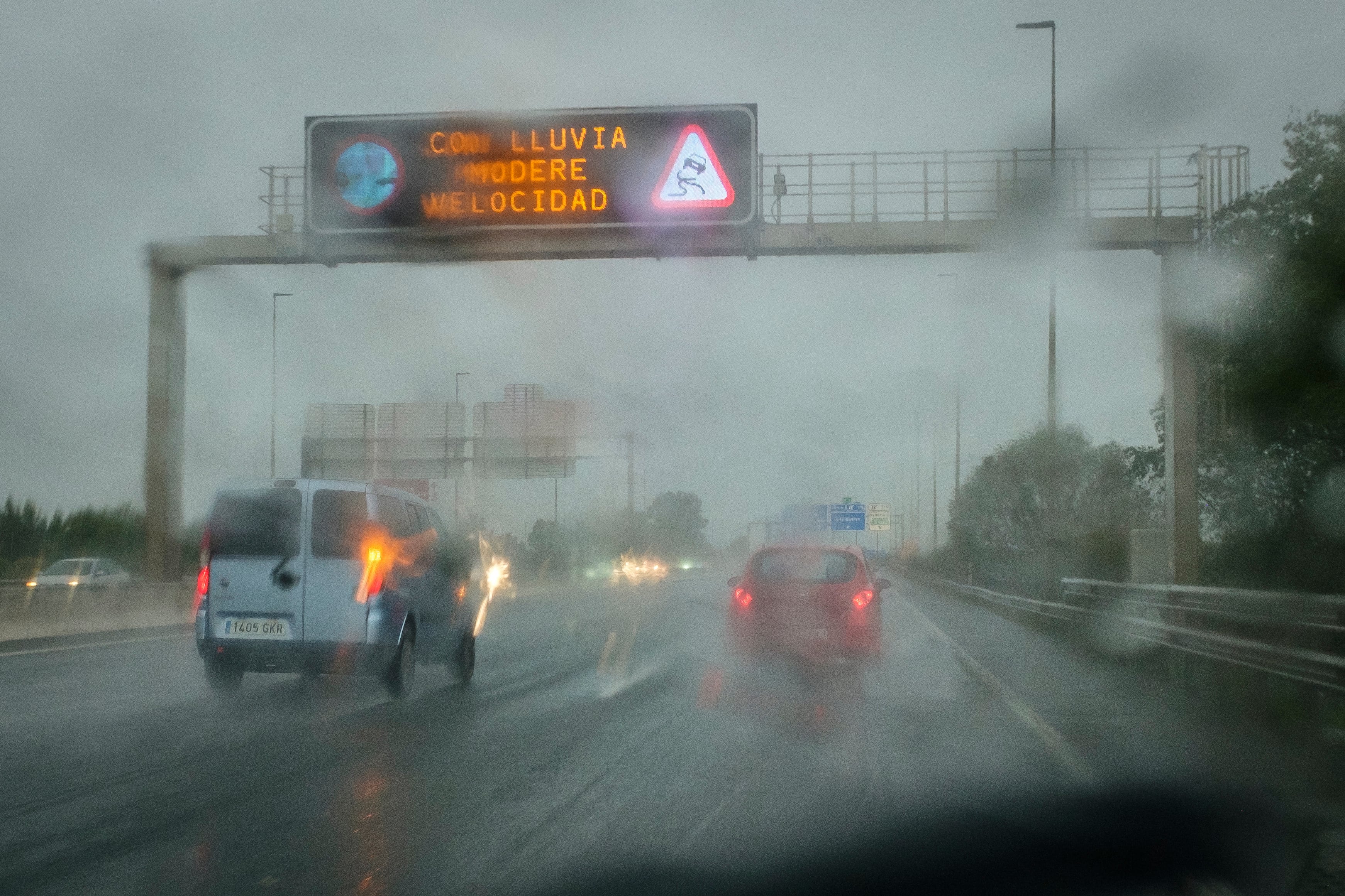 El tiempo en Sevilla: nivel rojo en los ríos Corbones y Guadaíra ante un posible desbordamiento 