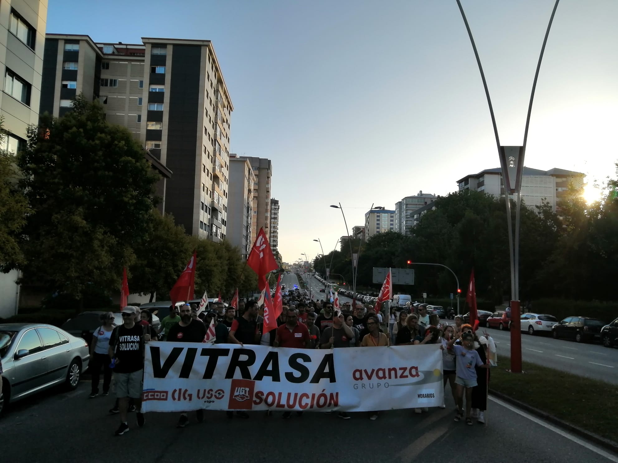 Manifestación de los trabajadores de Vitrasa desde Samil.