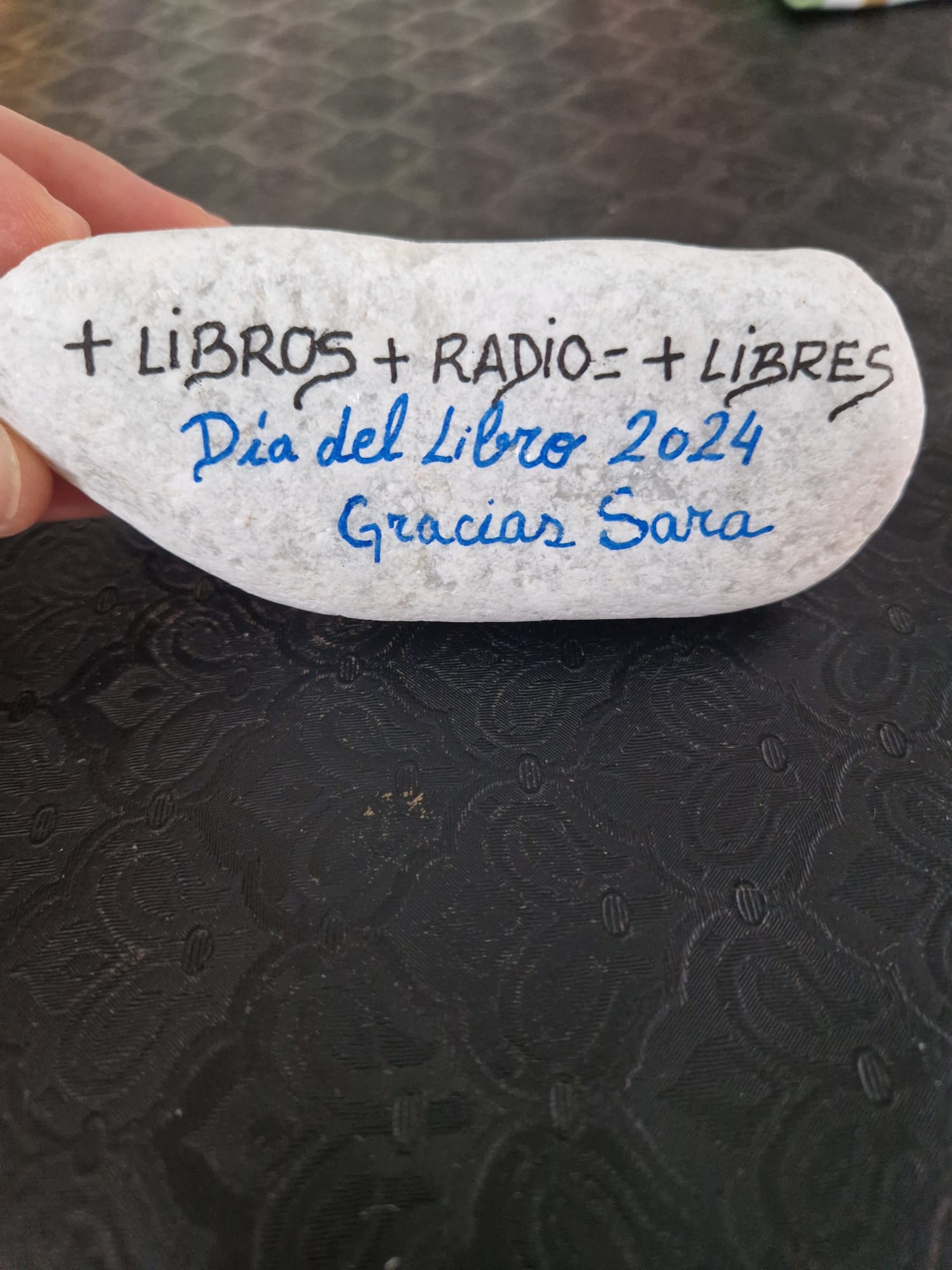 Piedra escrita por los alumnos del Maria Auxiliadora