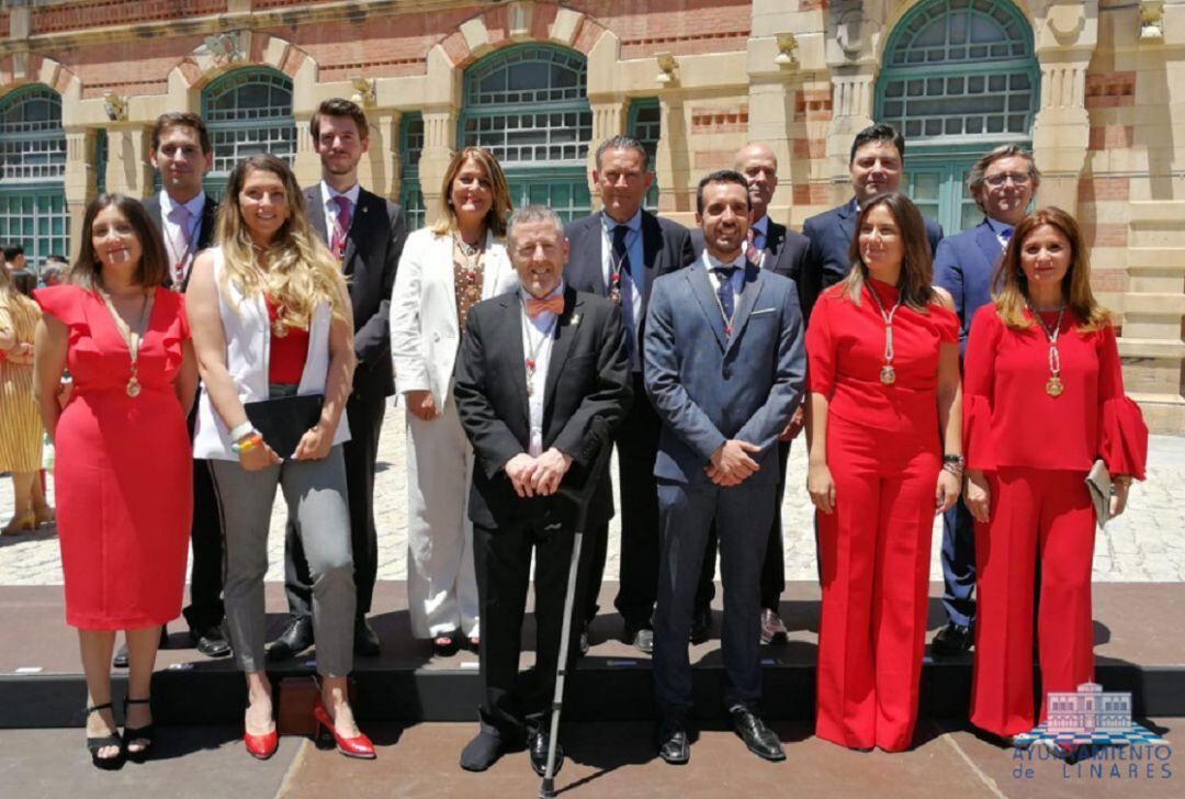 Miembros del equipo de gobierno linarense.