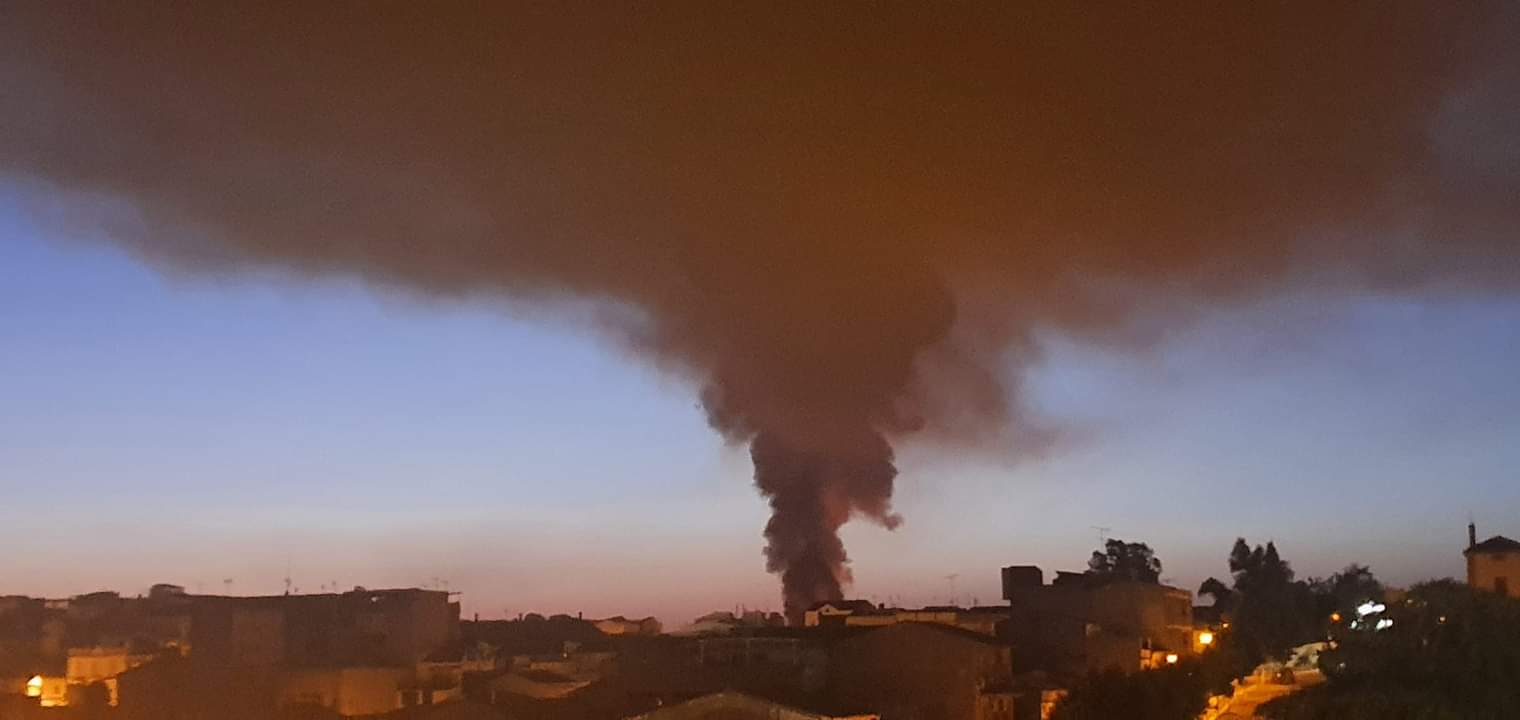 Incendio desde otro punto de Almadén