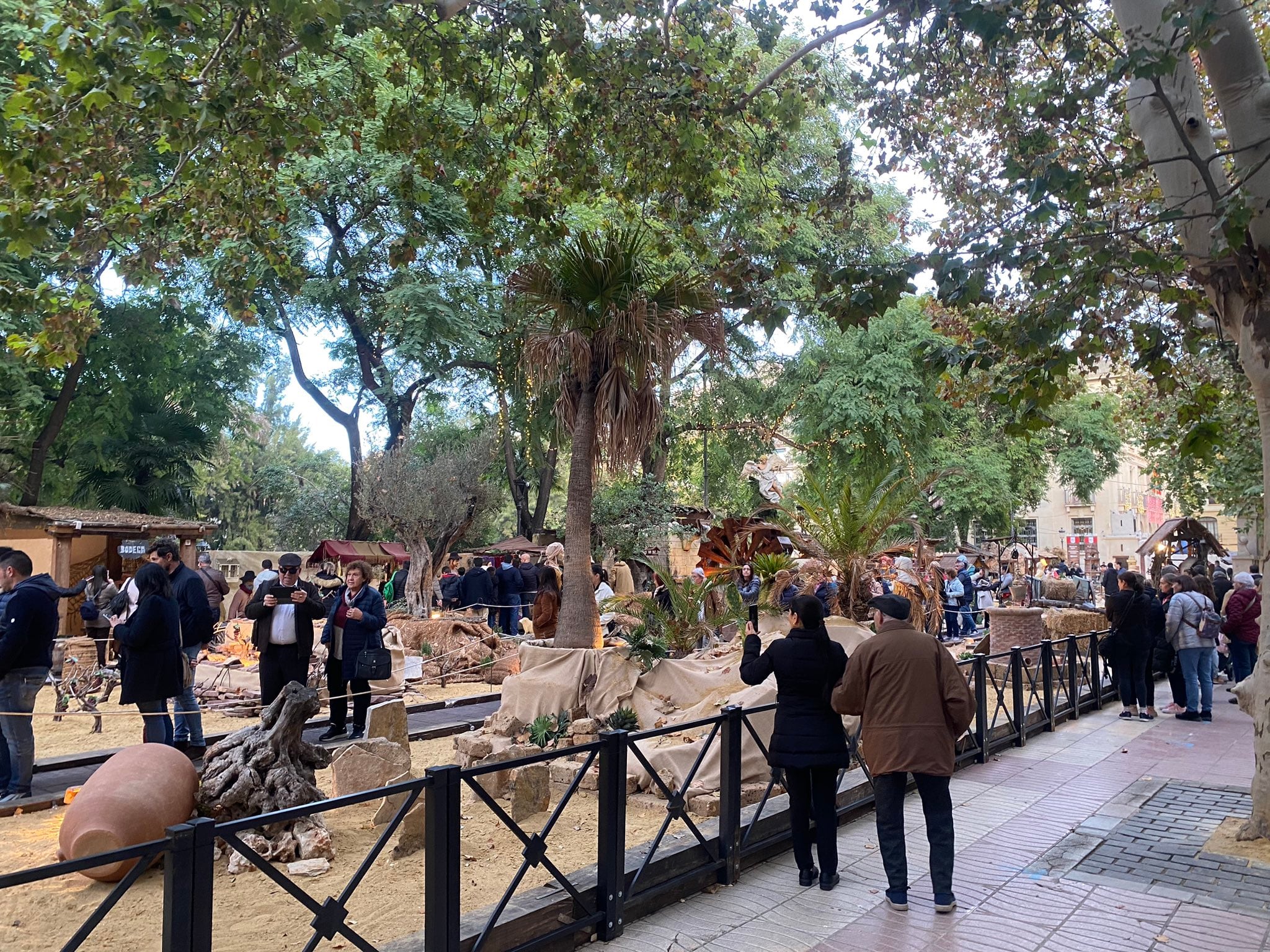 Primeros días de visitas al Belén de Xàtiva