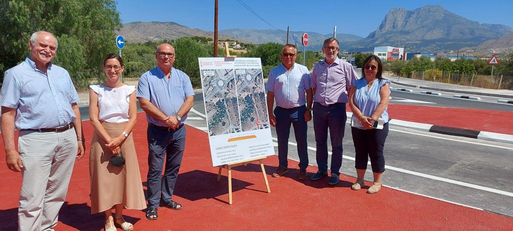 Roser Obrer, directora general de Obras Públicas, Transporte y Movilidad Sostenible de la Generalitat, ha visitado las obras este miércoles