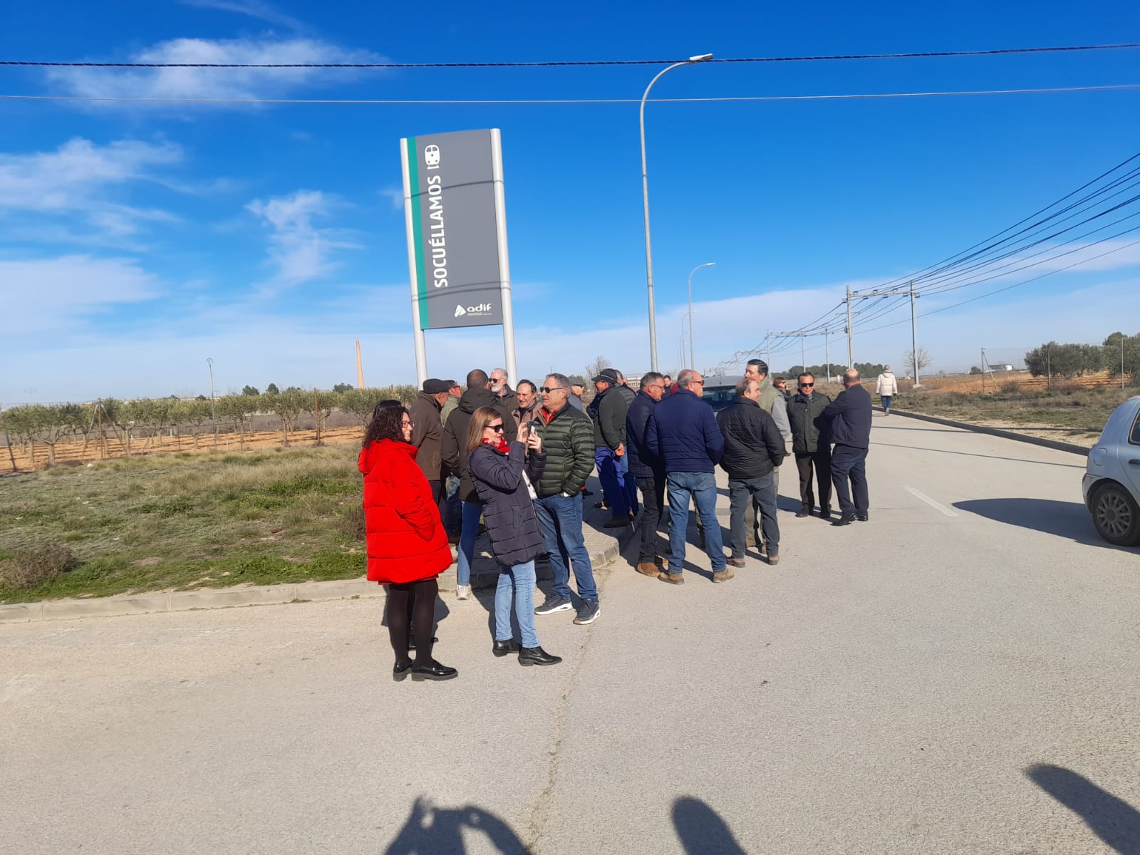 Manifestantes a las puertas de la estación