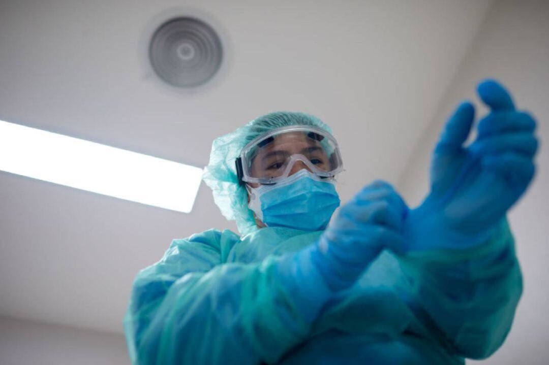 Una sanitaria en un centro.