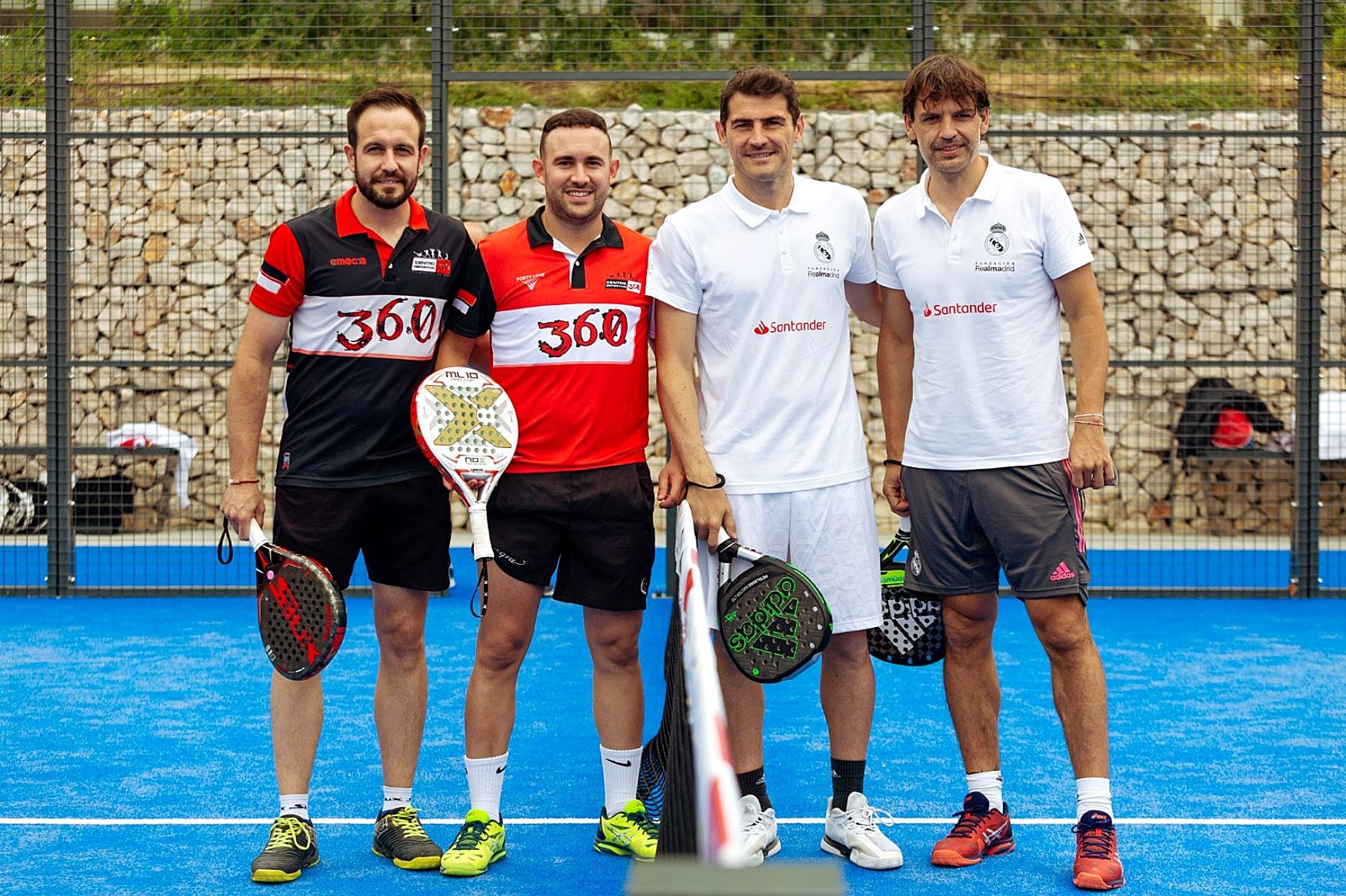 Los deportistas del club roquetero con Casillas y Morientes