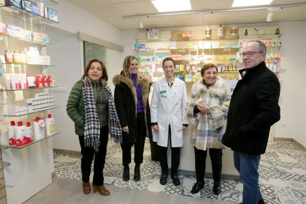 Interior de la farmacia.