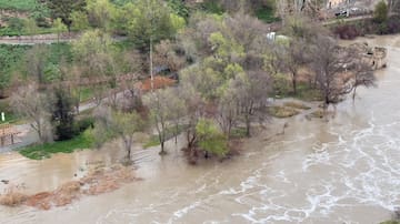 Desalojada la Universidad de Castilla-La Mancha en Talavera y siete centros educativos por la crecida del río Tajo