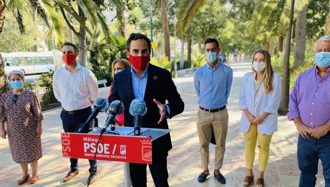 El portavoz del PSOE en el Ayuntamiento, Daniel Pérez, en rueda de prensa