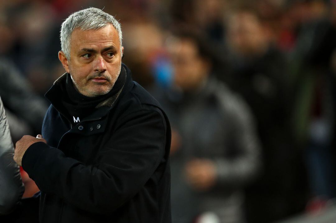 Mourinho, durante el Liverpool - United. 