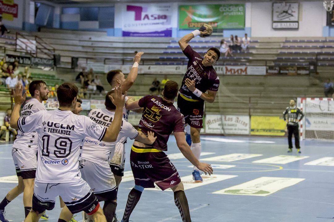 El BlasGon y Bodegas Ceres realizó un gran partido en Bordils pero arruinó su excelente trabajo en los minutos finales