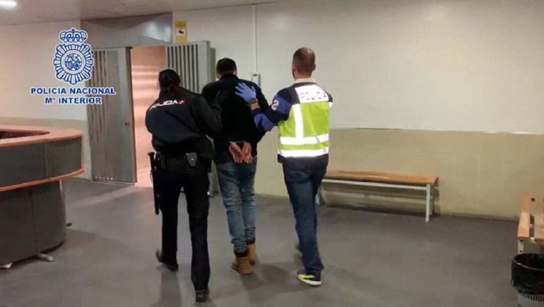 El condenado el día de su arresto por la Policía Nacional