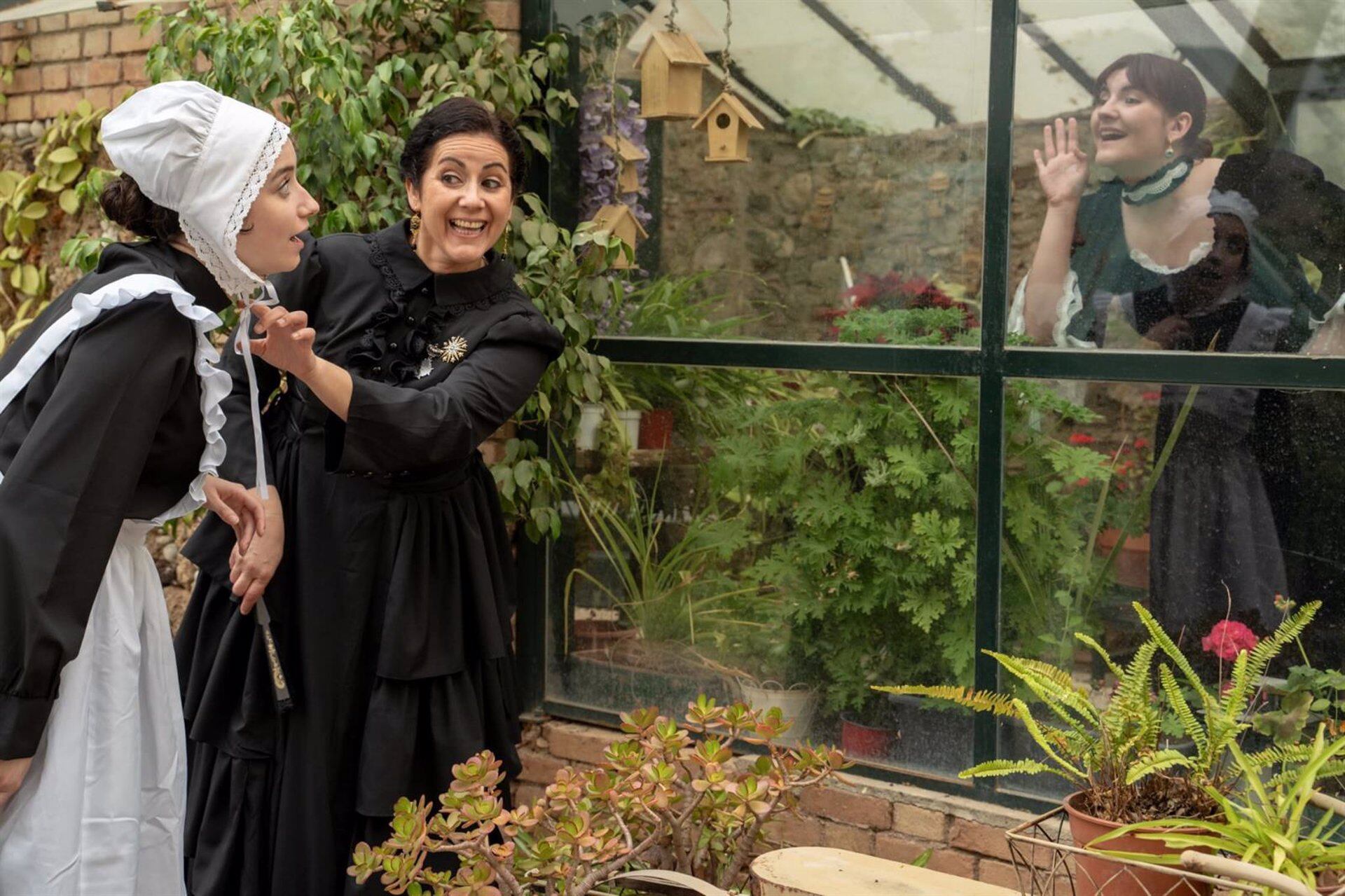 Historia Viva Málaga estrena el domingo día 7 de abril la visita teatralizada titulada 'Malagueñas del XIX' en Hacienda del Álamo.
HISTORIA VIVA MÁLAGA