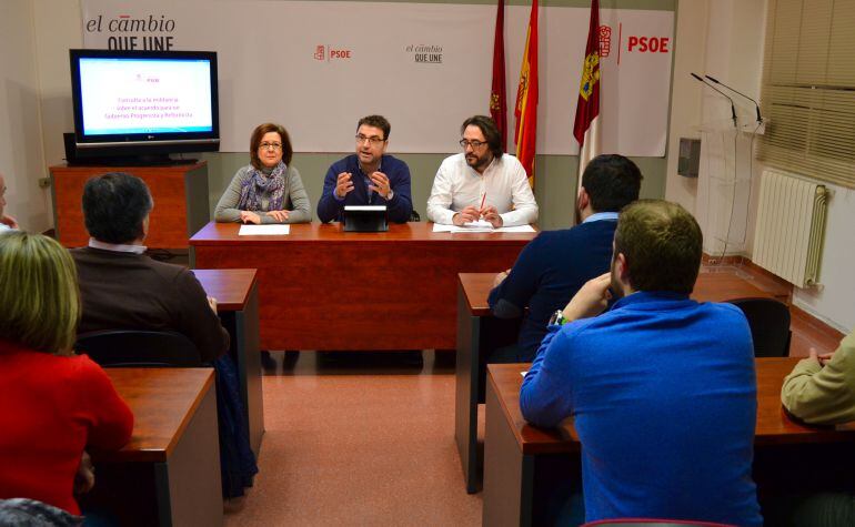 Reunión de la ejecutiva local del PSOE, donde se ultimaron los detalles de la consulta a la militancia 