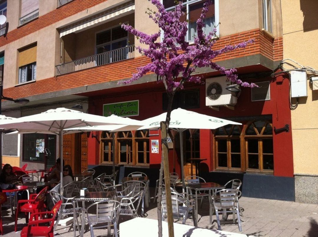 Foto de Archivo: Bar Julián en Quintanar