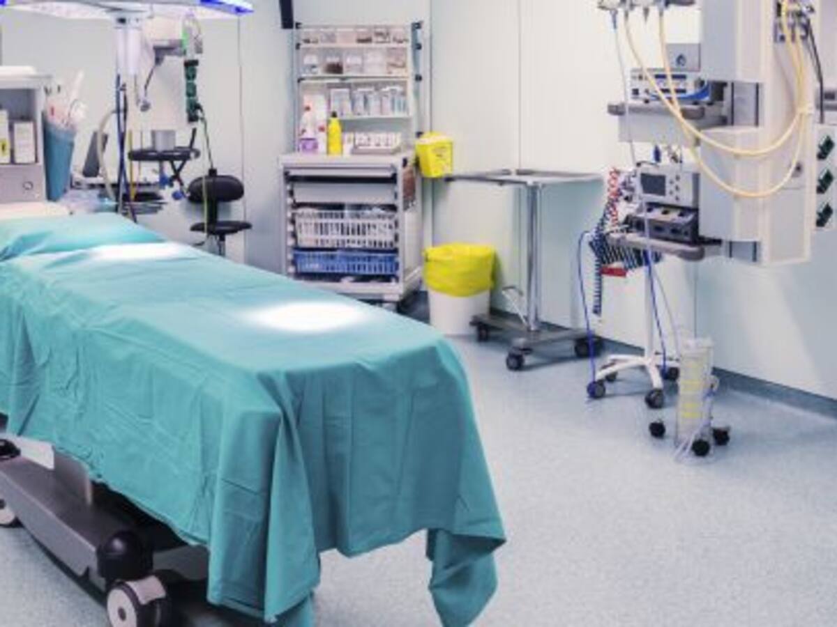 La gripe obliga al Hospital de San Juan a habilitar postoperatorios sin ingreso en zonas de paso