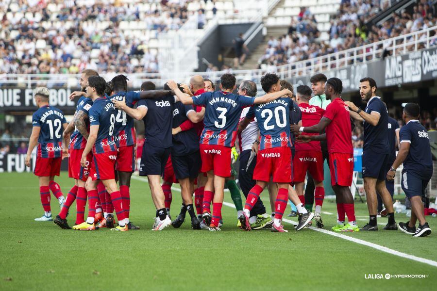 La SD Huesca celebra la permanencia en Segunda División