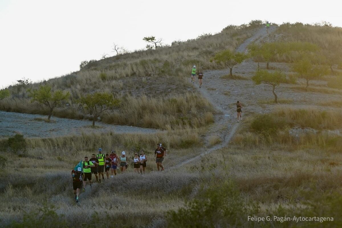 Lucero Experience, trail, marcha senderista, carrera de obstácultos. Perín, 2025.