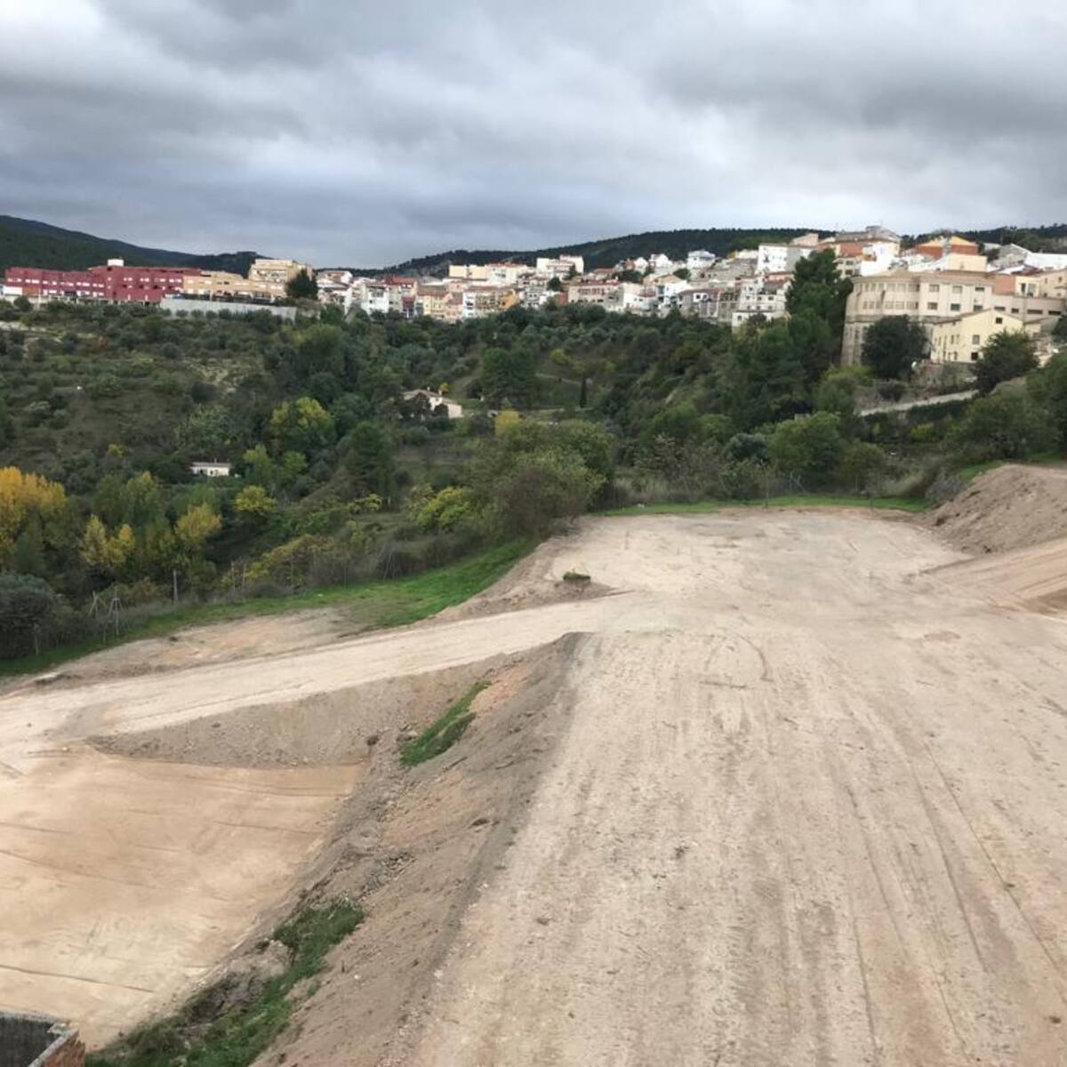 El Ayuntamiento de Alcoy concursa las obras para habilitar 100 plazas de aparcamiento en La Riba