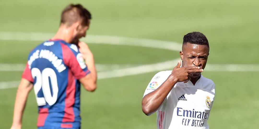 Vinicius Jr celebra su gol ante el Levante