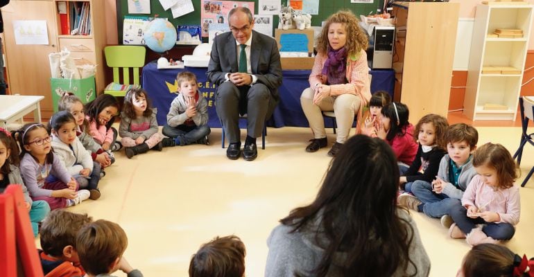 El consejero de Educación, Rafael van Grieken, ha asistido a la presentación del proyecto