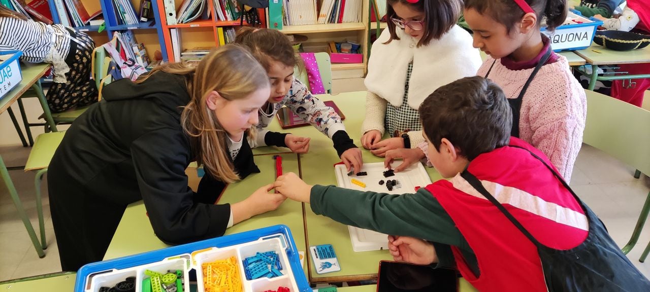 El colegio Marqués de Santillana, de Palencia, y el Santísima Trinidad, de Zamora, galardonados en los premios Aquae STEM 2024-2025