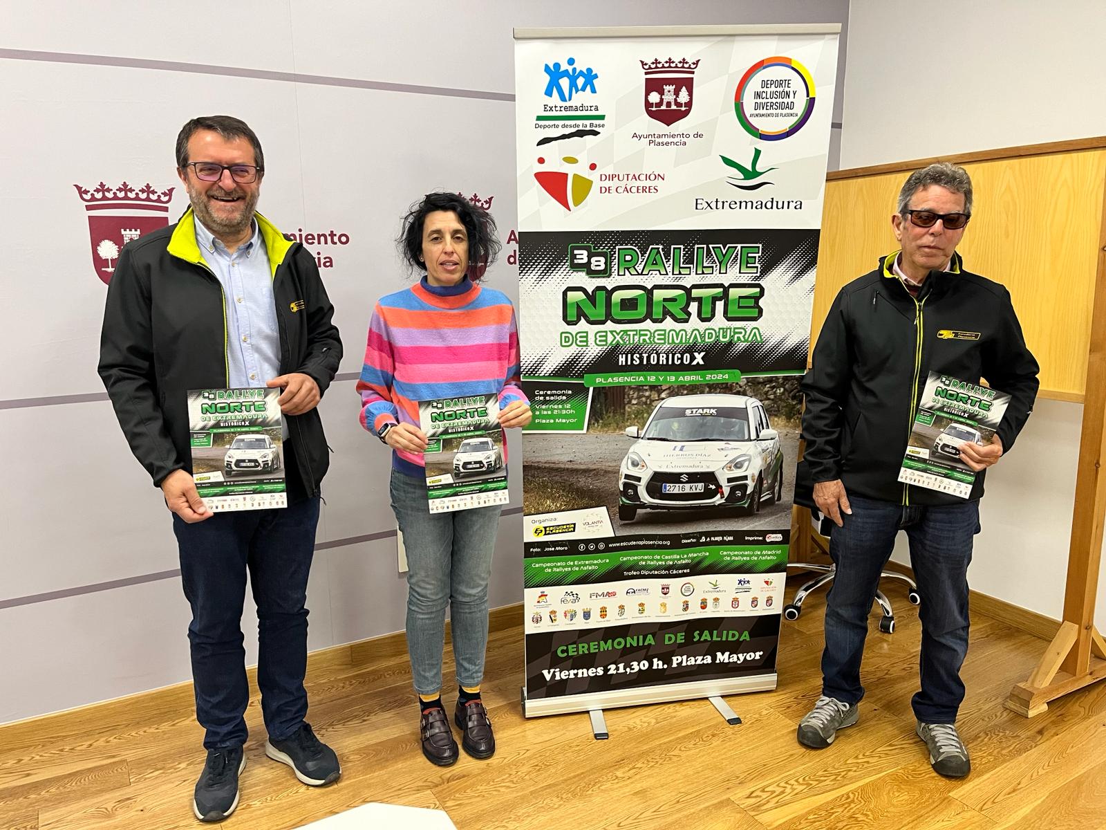 Presentación de la 38ª edición del rally norte de Extremadura en la sala de prensa del ayuntamiento de Plasencia.