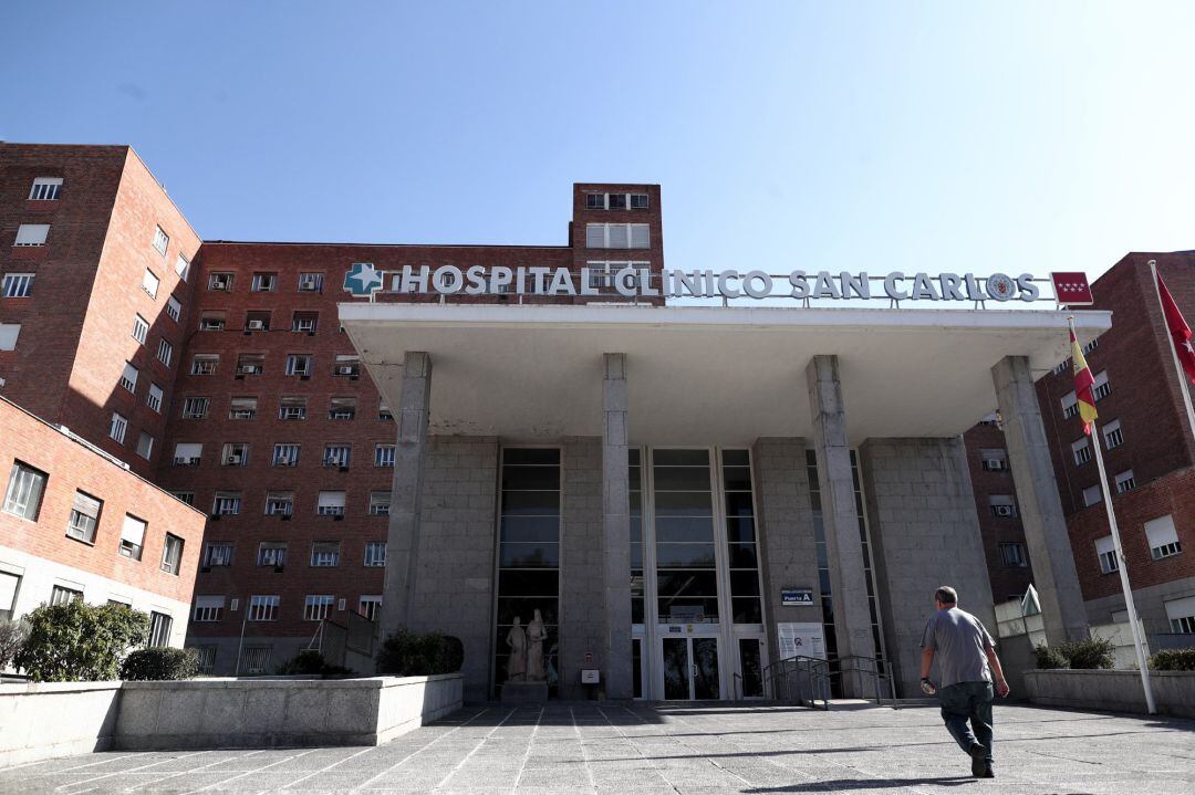 El Hospital Clínico implanta una prótesis de cadera con cirugía robótica 