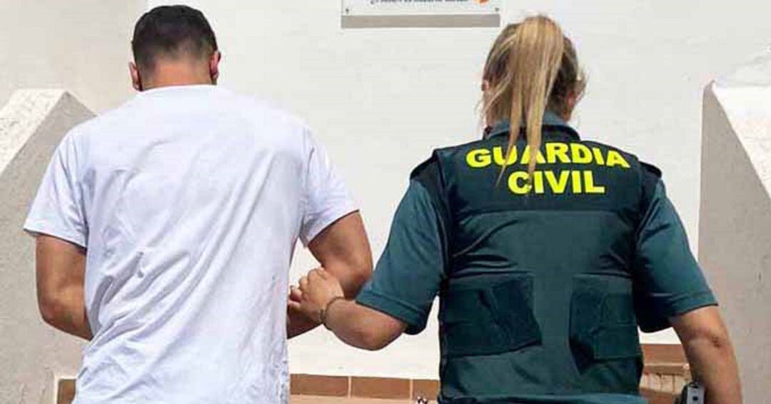Detenido por la Guardia Civil