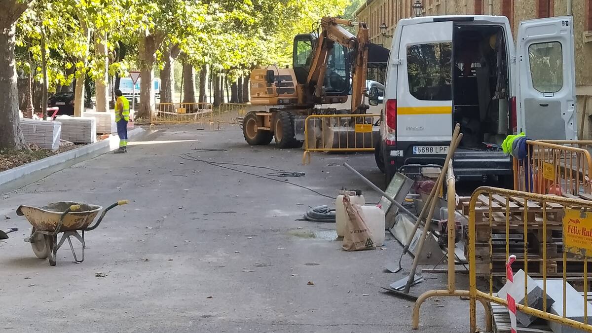 De la Rosa confiesa que una ineficaz gestión administrativa impide ejecutar los fondos destinados a los distritos