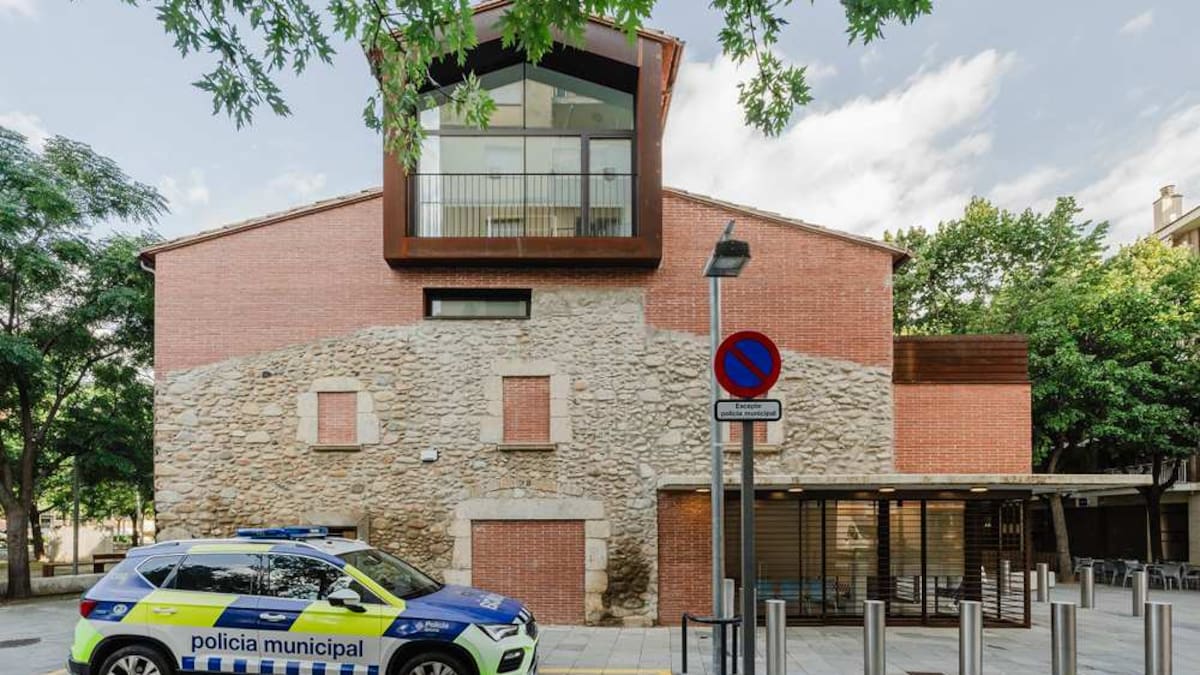 Una nena demana ajuda a la policia i acaba amb la detenció del seu pare per agredir la mare