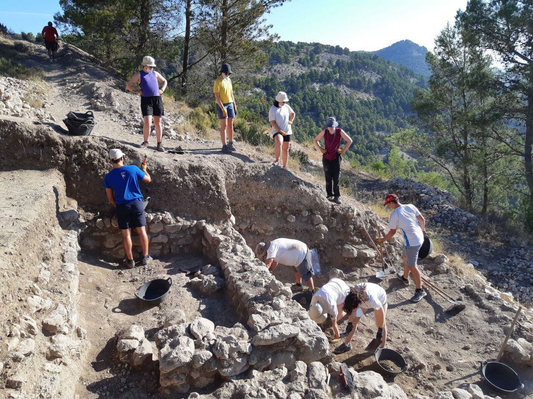 El Ayuntamiento de Alcoy solicitará a la Generalitat la declaración de BIC para el poblado fortificado de El Castellar.