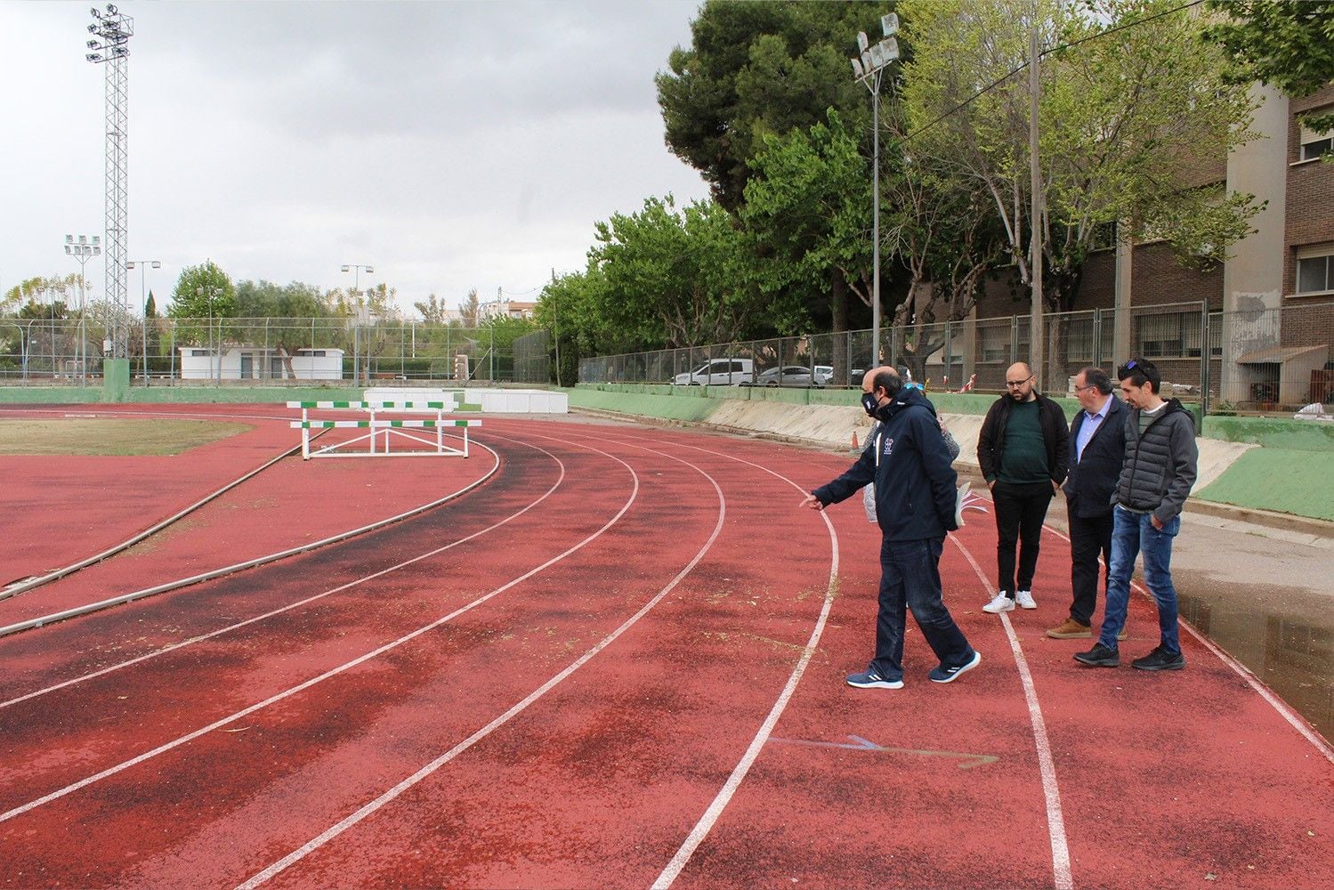 Visita a la pista de atletismo de Novelda