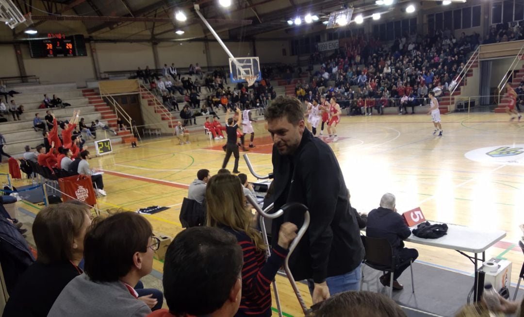 Pau Gasol en las gradas del Pavelló Palau (Girona)