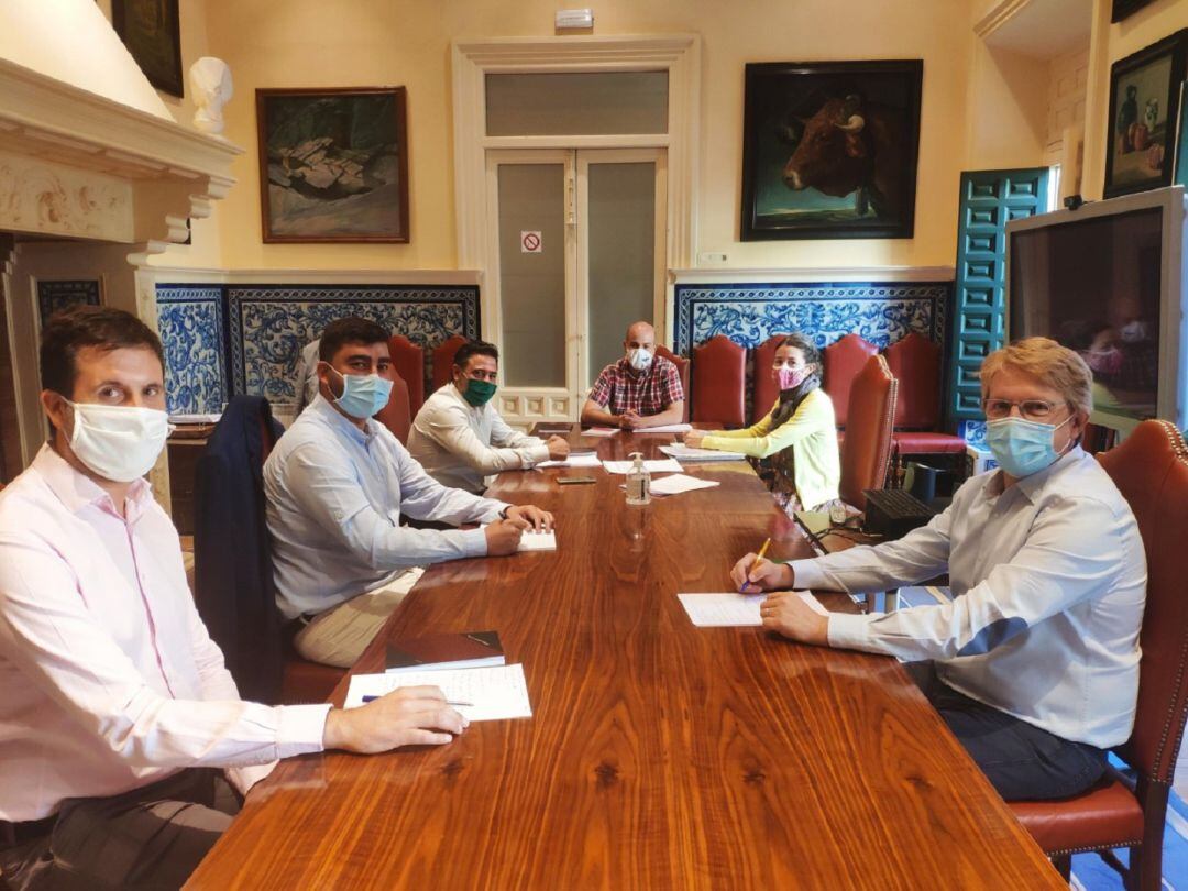 Ayuntamiento de Segovia y FCC firman el acta de inicio del nuevo contrato de limpieza viaria