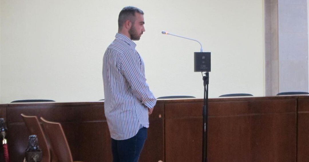 El acusado durante un momento del juicio.