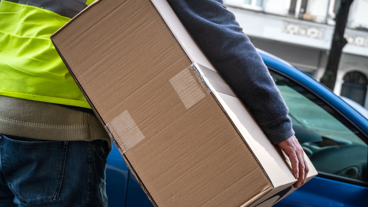 Denuncian intrusismo en el reparto de paquetería en Ibiza