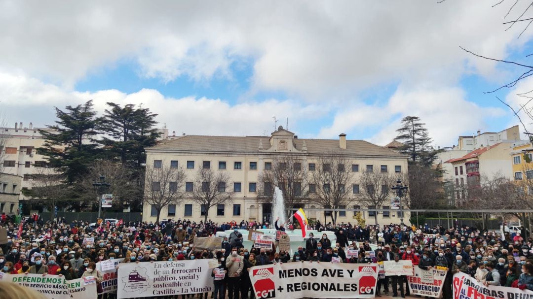 Manifestación en defensa del tren convencional 