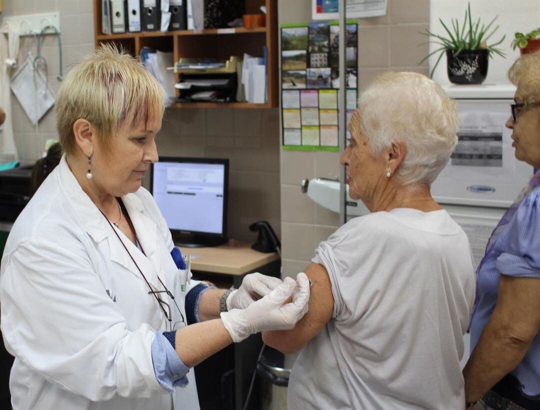 Los enfermeros podrán recetar medicamentos y dispensar vacunas desde este miércoles. 
 