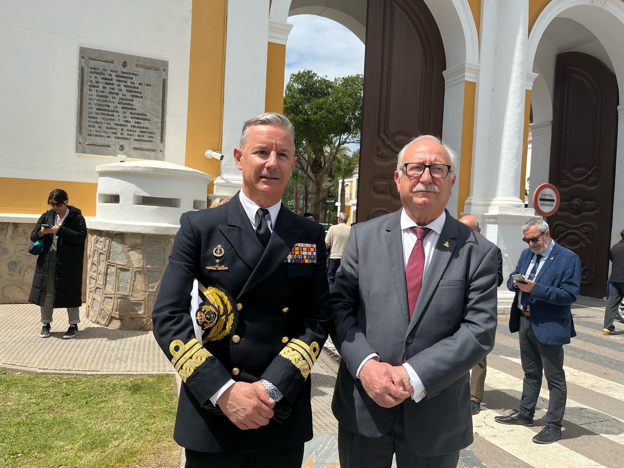 Alejandro Cuerda, Almirante del Arsenal Militar de Cartagena y Pedro Ayala, Hermano Mayor de la Cofradía California