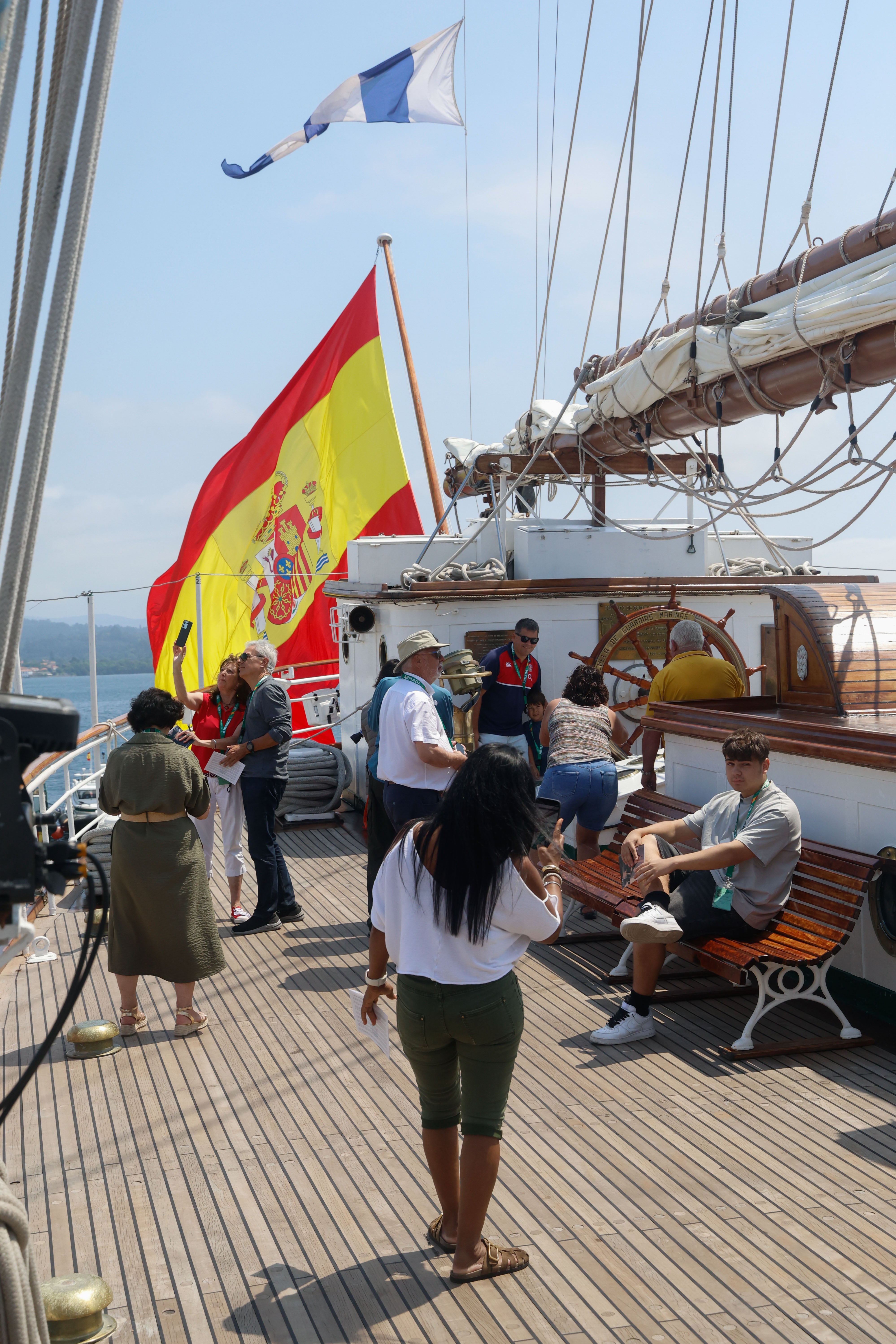 El Juan Sebastián de Elcano está abierto al público tanto este jueves como el viernes (foto: Kiko Delgado / EFE)